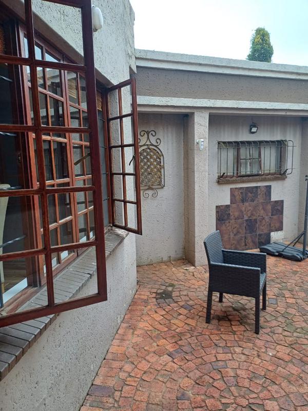 4 Bedroom Property for Sale in Farrarmere Gauteng