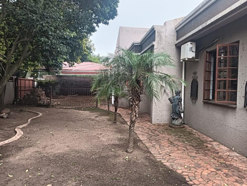 4 Bedroom Property for Sale in Farrarmere Gauteng