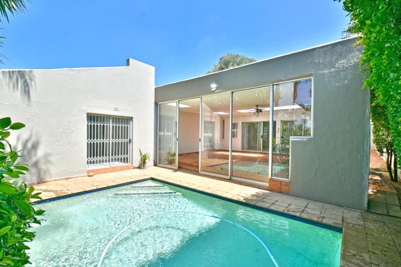 4 Bedroom Property for Sale in Hurlingham Manor Gauteng