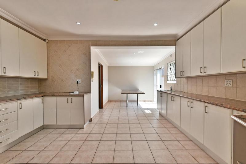 4 Bedroom Property for Sale in Hurlingham Manor Gauteng