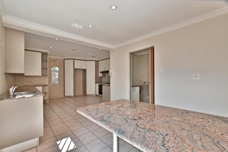 4 Bedroom Property for Sale in Hurlingham Manor Gauteng