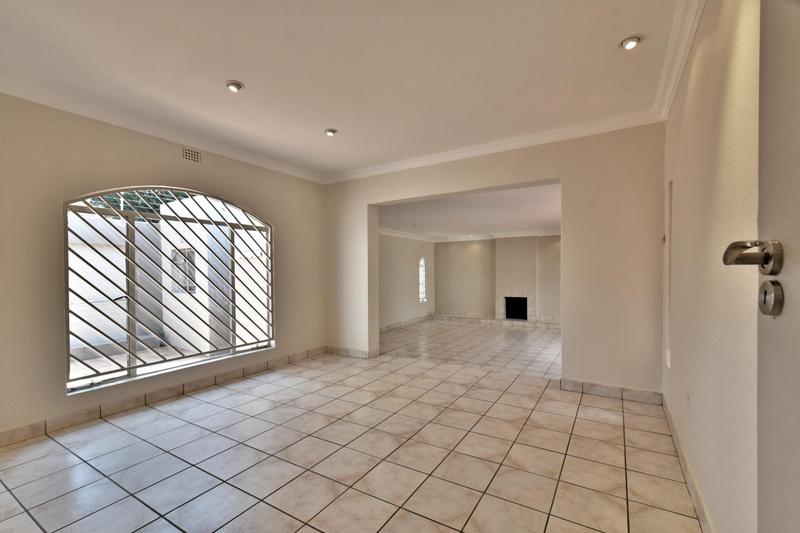 4 Bedroom Property for Sale in Hurlingham Manor Gauteng
