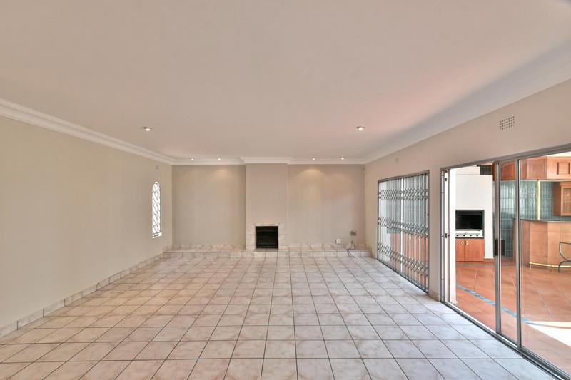 4 Bedroom Property for Sale in Hurlingham Manor Gauteng