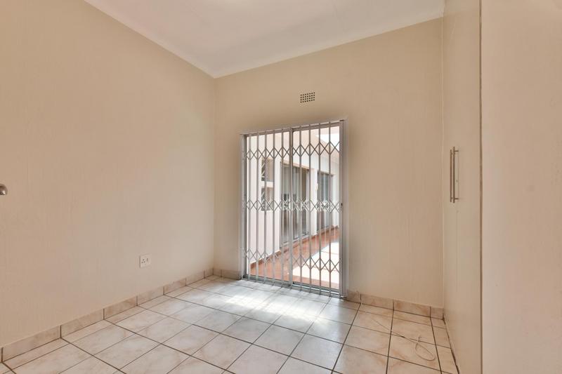 4 Bedroom Property for Sale in Hurlingham Manor Gauteng