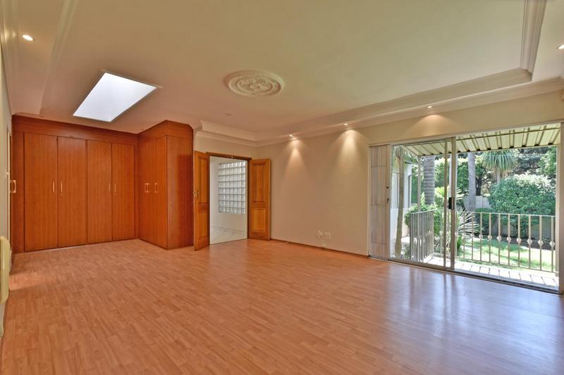 4 Bedroom Property for Sale in Hurlingham Manor Gauteng