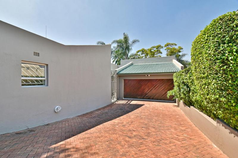 4 Bedroom Property for Sale in Hurlingham Manor Gauteng