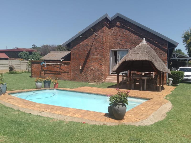 3 Bedroom Property for Sale in Petersfield Gauteng