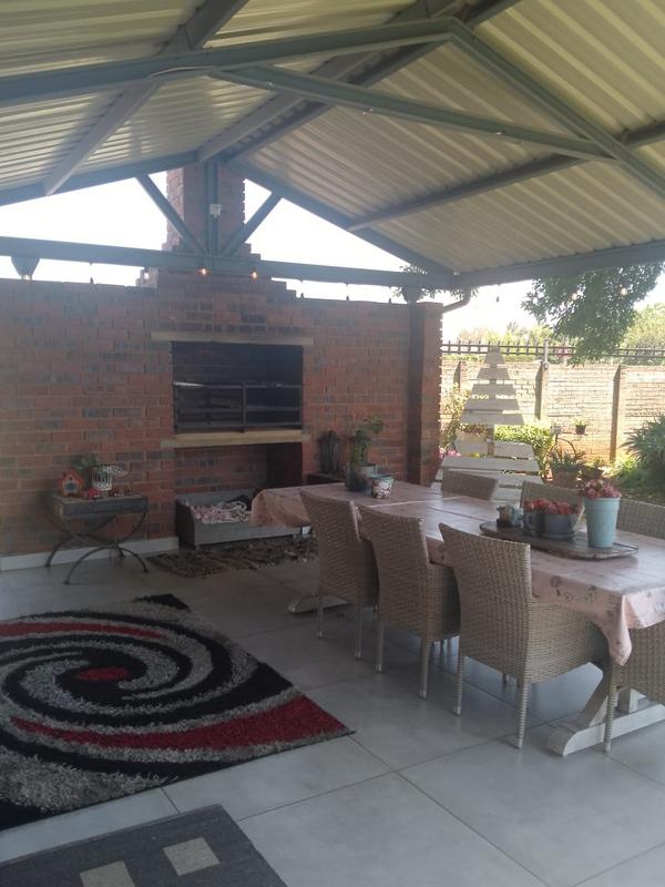 3 Bedroom Property for Sale in Petersfield Gauteng
