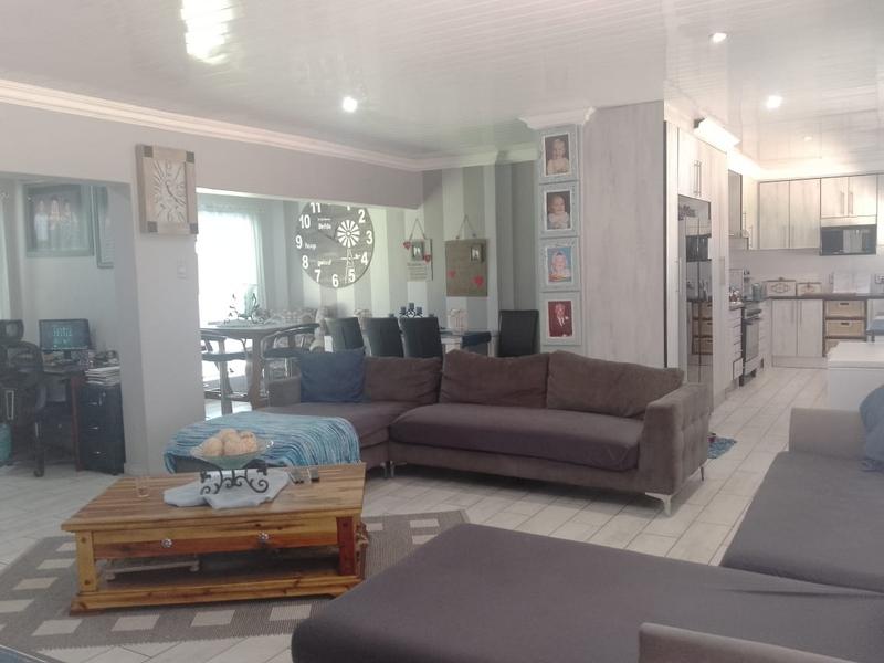 3 Bedroom Property for Sale in Petersfield Gauteng