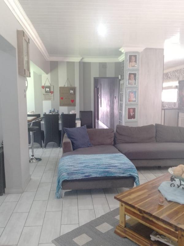 3 Bedroom Property for Sale in Petersfield Gauteng