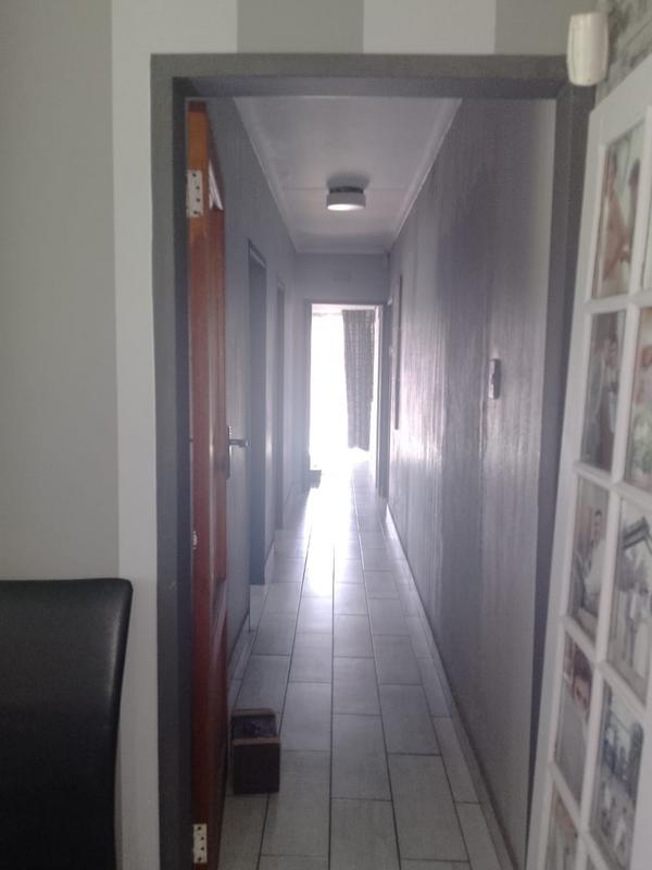 3 Bedroom Property for Sale in Petersfield Gauteng