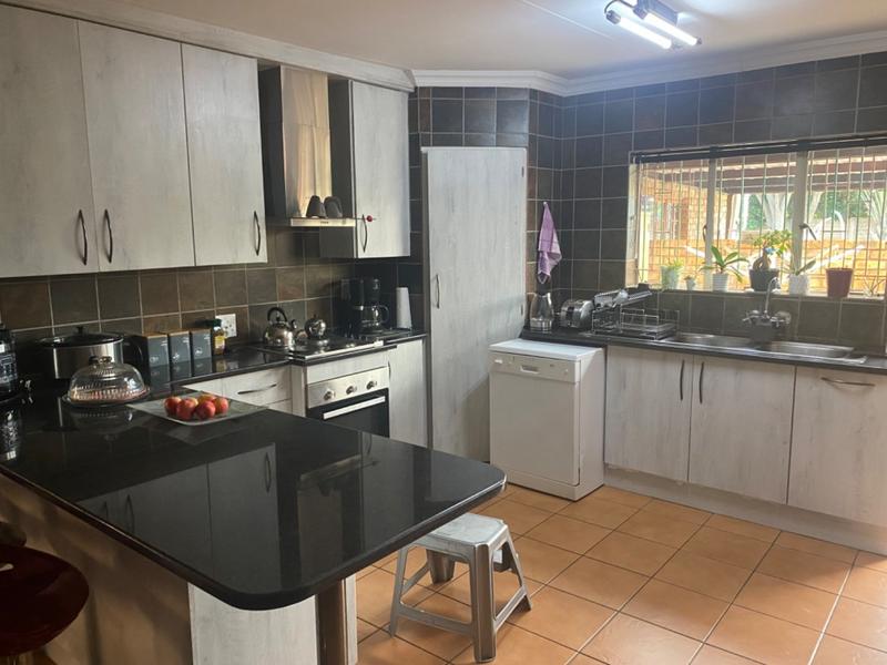 4 Bedroom Property for Sale in Doornpoort Gauteng