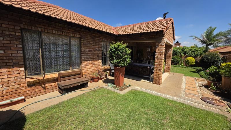 2 Bedroom Property for Sale in Montana Tuine Gauteng