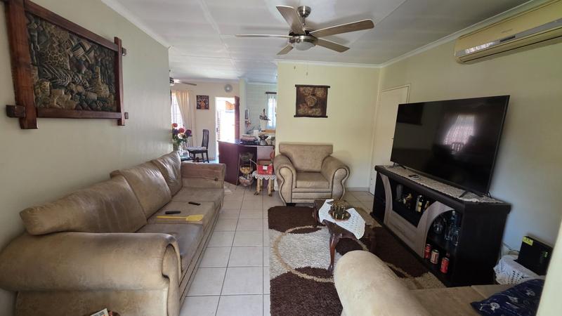 2 Bedroom Property for Sale in Montana Tuine Gauteng