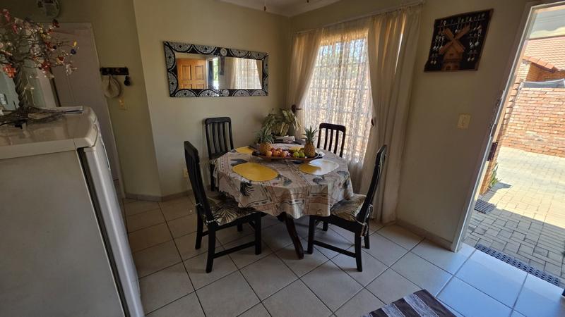 2 Bedroom Property for Sale in Montana Tuine Gauteng