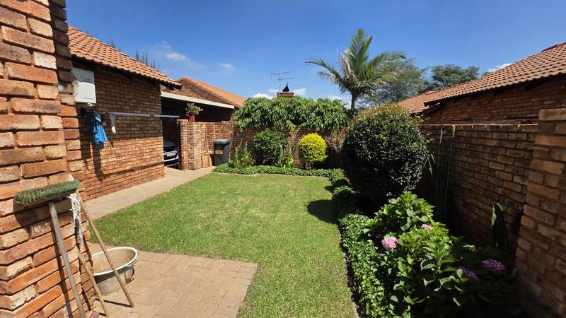 2 Bedroom Property for Sale in Montana Tuine Gauteng