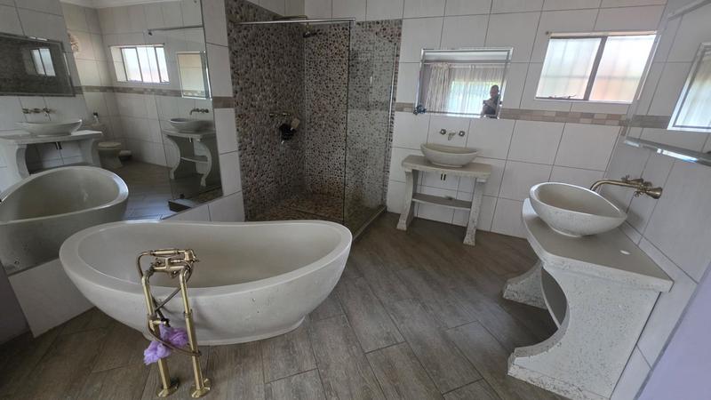 4 Bedroom Property for Sale in Sinoville Gauteng