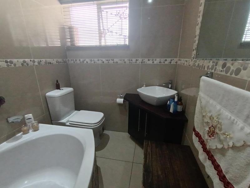 4 Bedroom Property for Sale in Marlands Gauteng