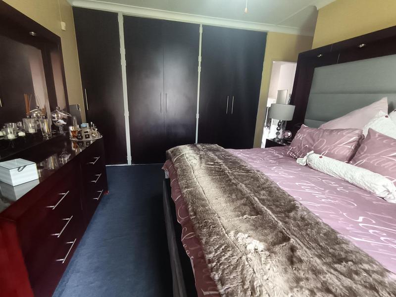 4 Bedroom Property for Sale in Marlands Gauteng