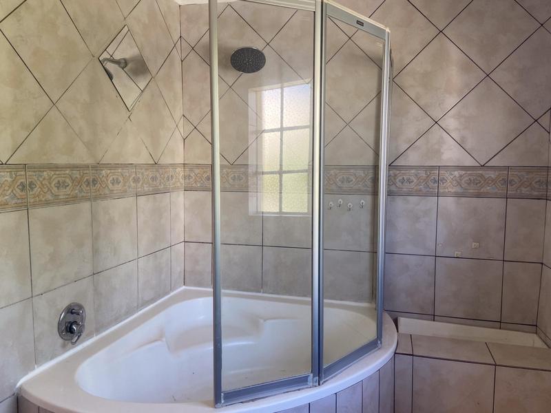 3 Bedroom Property for Sale in Helderkruin Gauteng