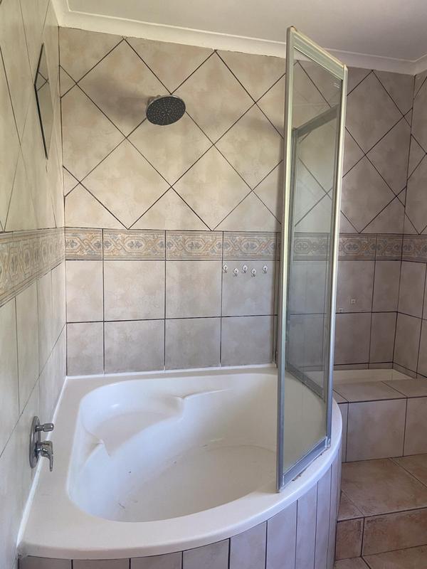 3 Bedroom Property for Sale in Helderkruin Gauteng