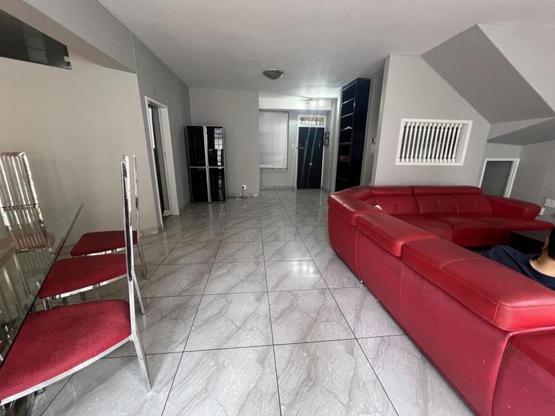 To Let 5 Bedroom Property for Rent in Sandown Gauteng