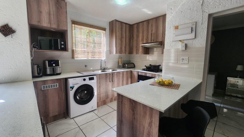 2 Bedroom Property for Sale in Bassonia Gauteng