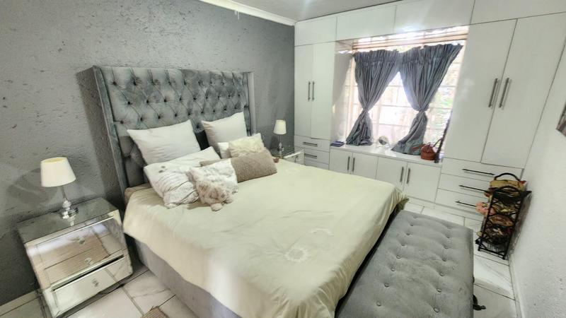 2 Bedroom Property for Sale in Bassonia Gauteng