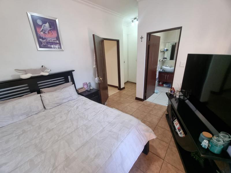 2 Bedroom Property for Sale in Bassonia Gauteng