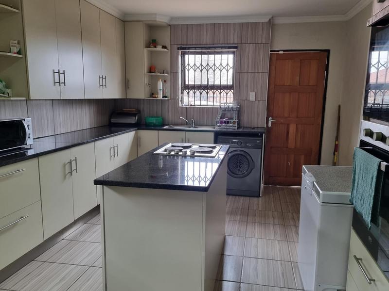 5 Bedroom Property for Sale in South Hills Gauteng