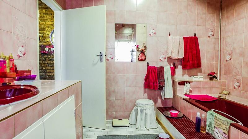 4 Bedroom Property for Sale in Meyerton Central Gauteng