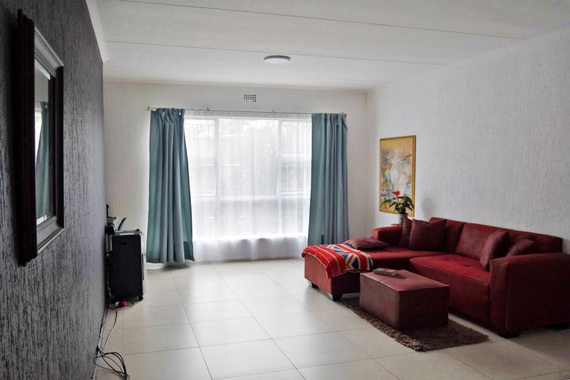 1 Bedroom Property for Sale in Atholl Gardens Gauteng