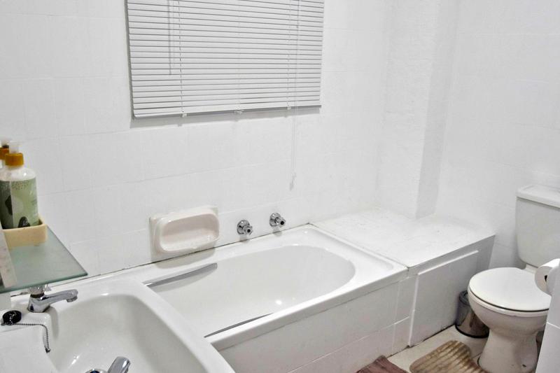 1 Bedroom Property for Sale in Atholl Gardens Gauteng