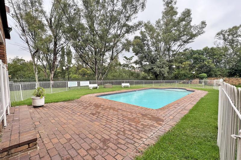 1 Bedroom Property for Sale in Atholl Gardens Gauteng