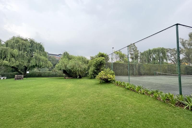 1 Bedroom Property for Sale in Atholl Gardens Gauteng