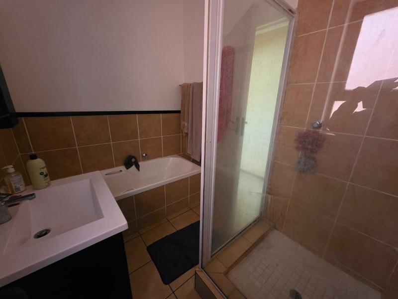 2 Bedroom Property for Sale in Sunninghill Gauteng