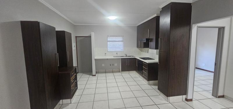 To Let 2 Bedroom Property for Rent in Beverley Gauteng