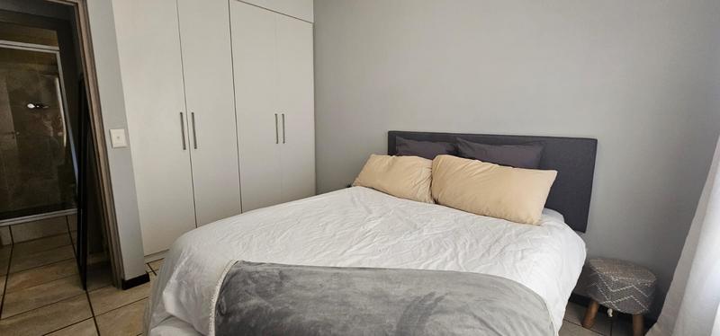 To Let 1 Bedroom Property for Rent in Pineslopes Gauteng