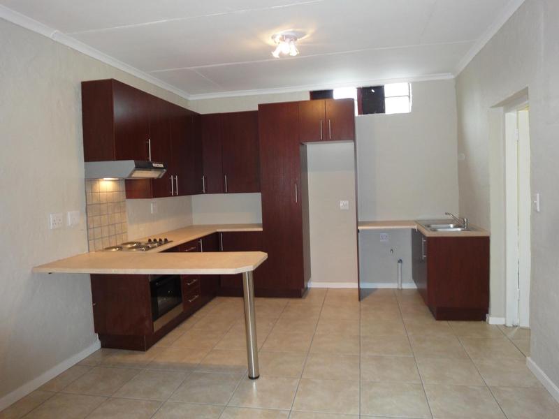 To Let 1 Bedroom Property for Rent in Linden Gauteng