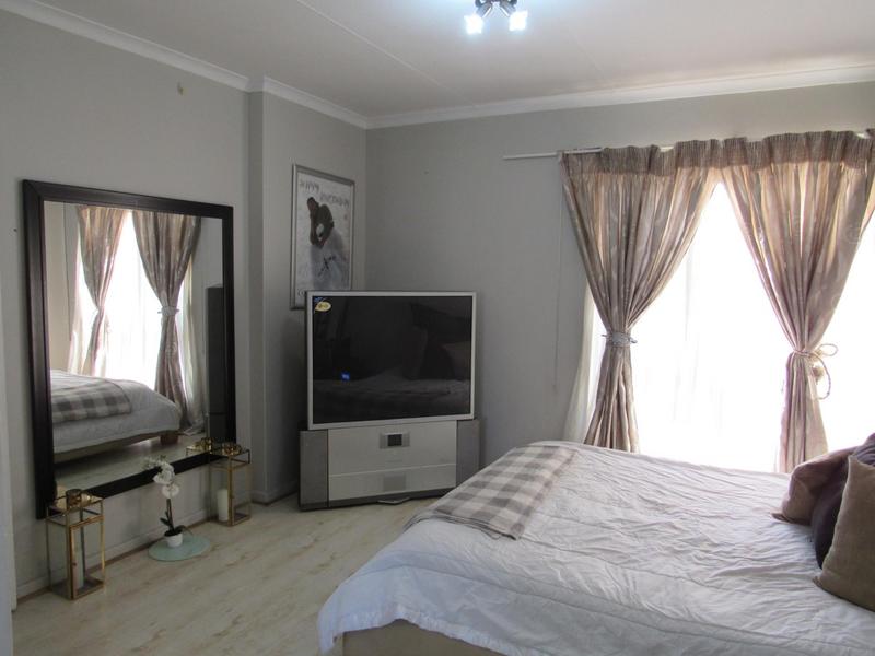 3 Bedroom Property for Sale in La Montagne Gauteng