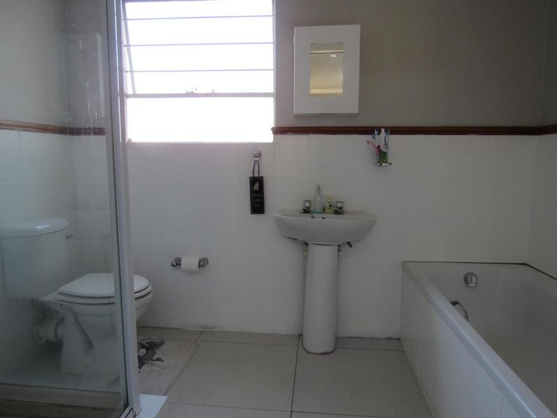 3 Bedroom Property for Sale in La Montagne Gauteng