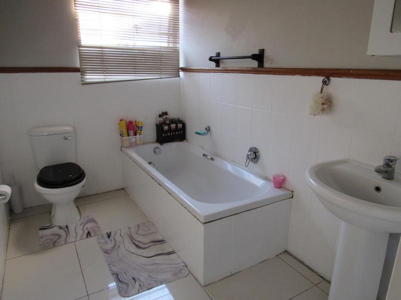 3 Bedroom Property for Sale in La Montagne Gauteng