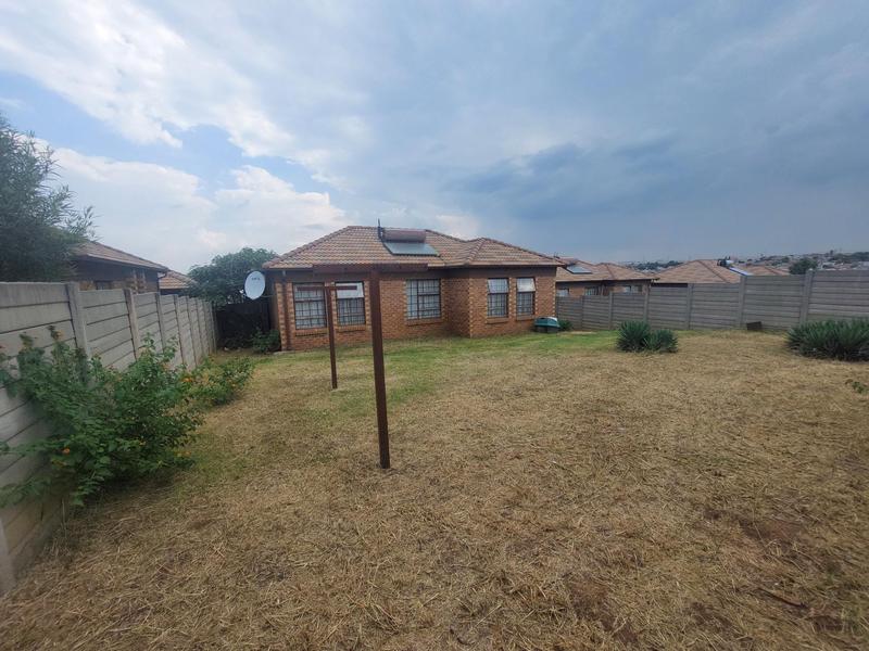 3 Bedroom Property for Sale in Thatch Hill Estate Gauteng