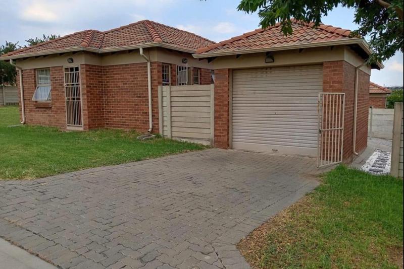 3 Bedroom Property for Sale in Thatch Hill Estate Gauteng