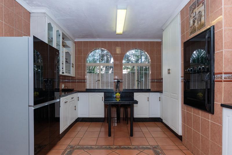 7 Bedroom Property for Sale in Eden Glen Gauteng