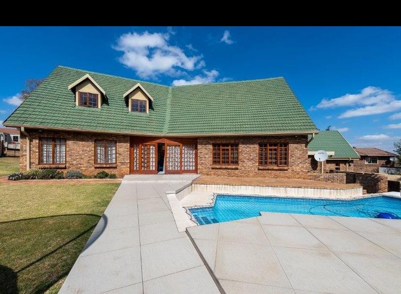 4 Bedroom Property for Sale in Oakdene Gauteng
