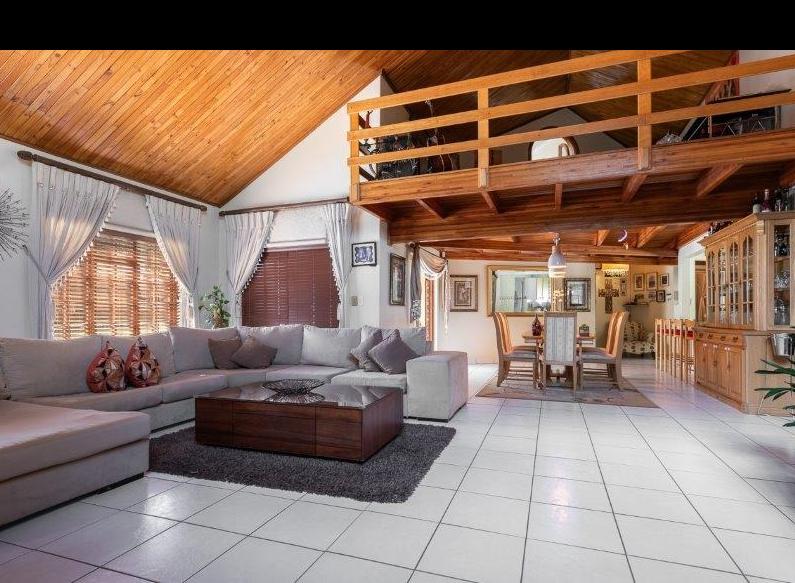 4 Bedroom Property for Sale in Oakdene Gauteng