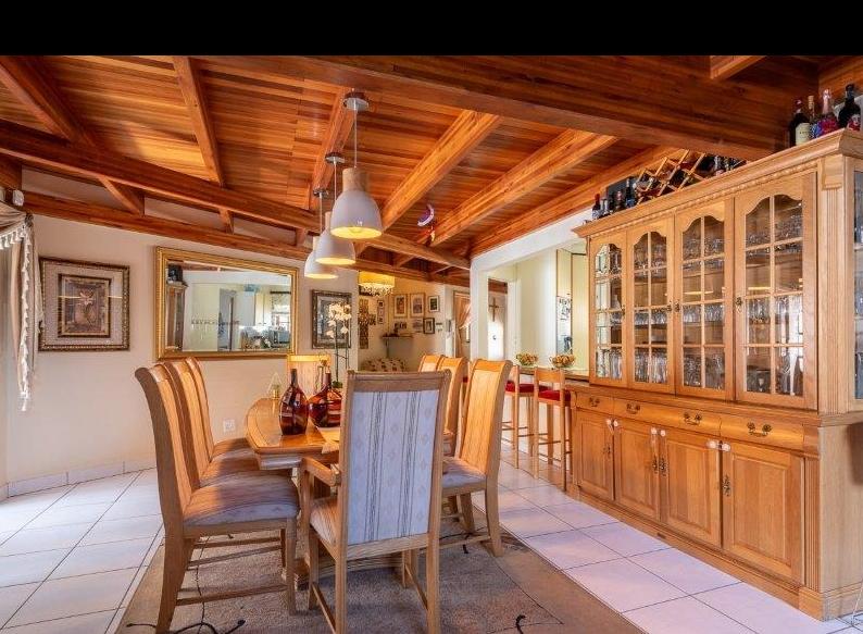 4 Bedroom Property for Sale in Oakdene Gauteng