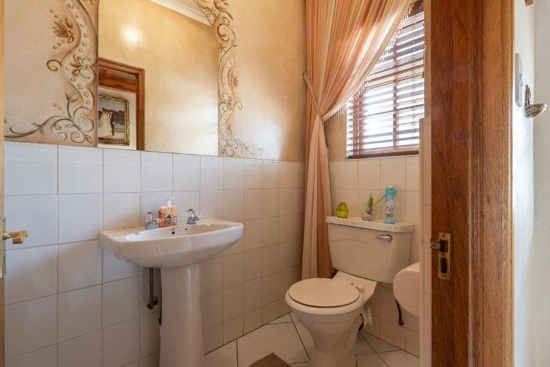 4 Bedroom Property for Sale in Oakdene Gauteng