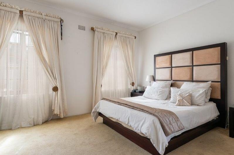 4 Bedroom Property for Sale in Oakdene Gauteng